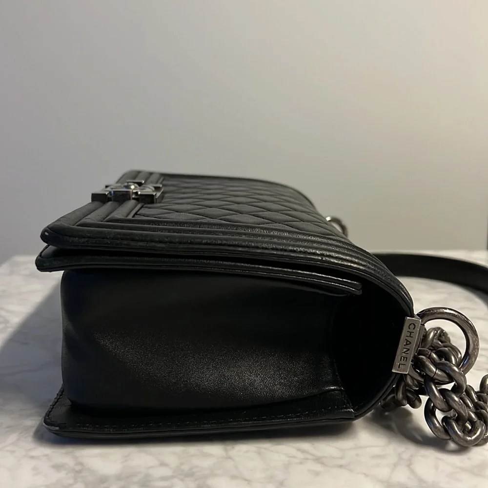 CHANEL Calfskin Quilted Medium Boy Flap Bag Black
